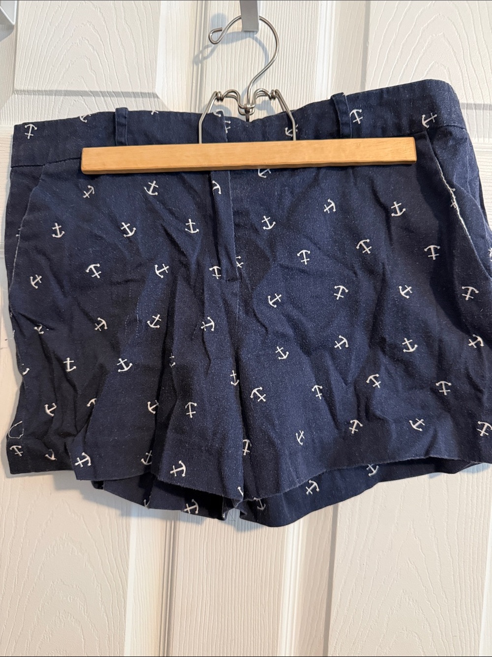 Valerie Bertinelli Navy and White Anchor Print High-Waist Shorts